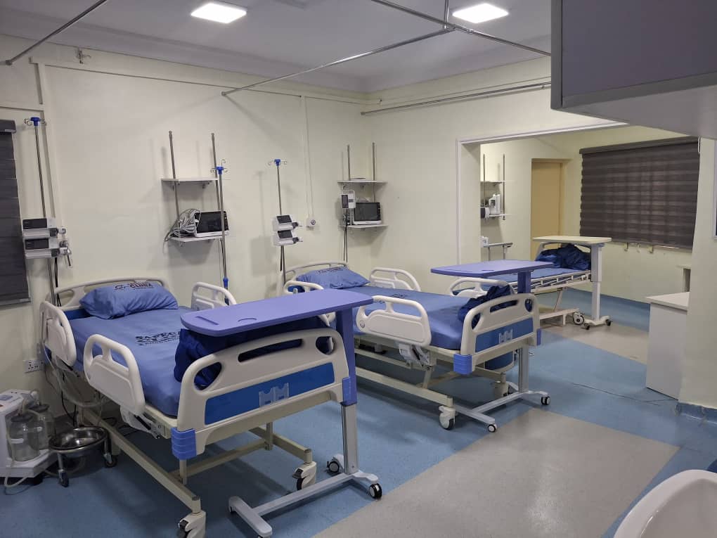 High-fidelity Intensive Care Unit (ICU) beds and monitoring systems